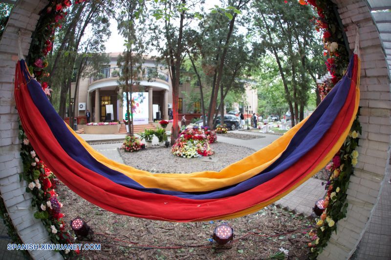 La 18ª Hortiflorexpo IPM Beijing/Shanghai se inauguró hoy miércoles en Beijing y los empresarios colombianos participantes esperan aprovechar la oportunidad para aumentar la exportación de sus flores a este creciente mercado asiático.