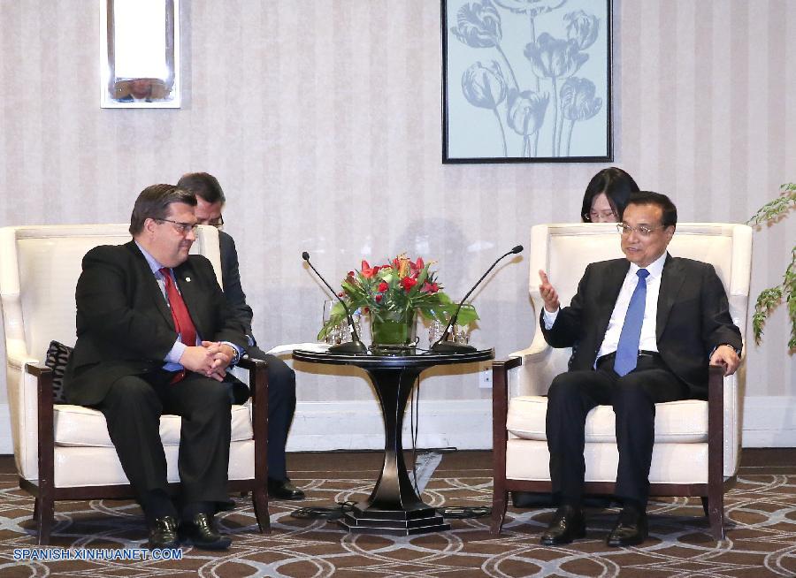 El primer ministro chino, Li Keqiang, sostuvo reuniones con el alcalde de Montreal, Denis Coderre, y con el premier de Quebec, Philippe Couillard, el viernes, haciendo un llamamiento para que continúen encabezando la cooperación China-Canadá a nivel local.